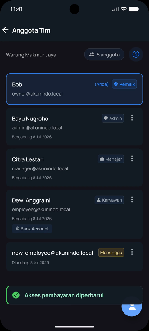 Member list showing the invitee as Pending